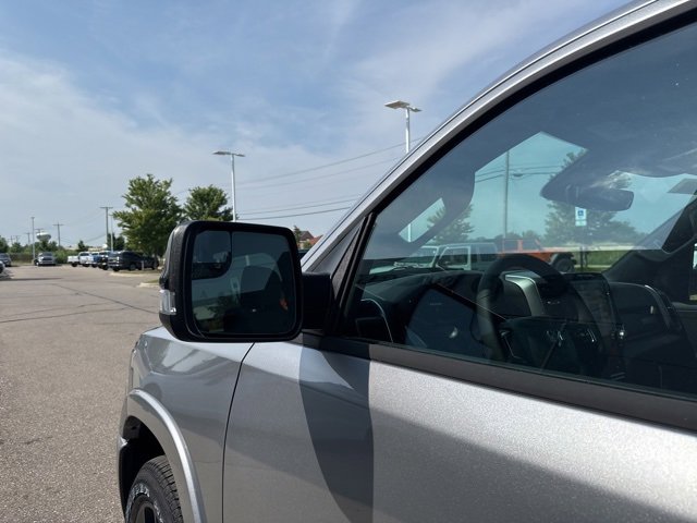 New 2026 RAM 1500 4x4 Crew Cab image 11