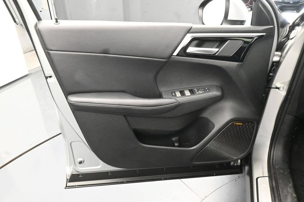New 2026 Mitsubishi Outlander SE FWD image 14