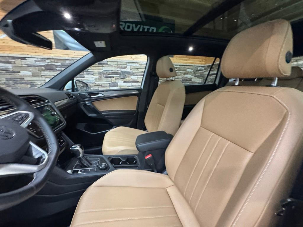 Used 2023 Volkswagen Tiguan SE w/ Panoramic Sunroof Package image 34