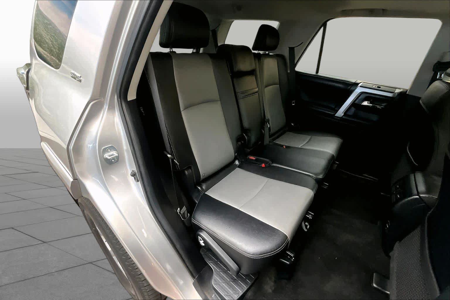 Used 2019 Toyota 4Runner SR5 Premium RWD image 19