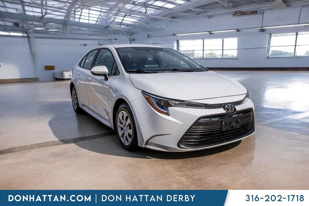 Used 2024 Toyota Corolla LE image 32