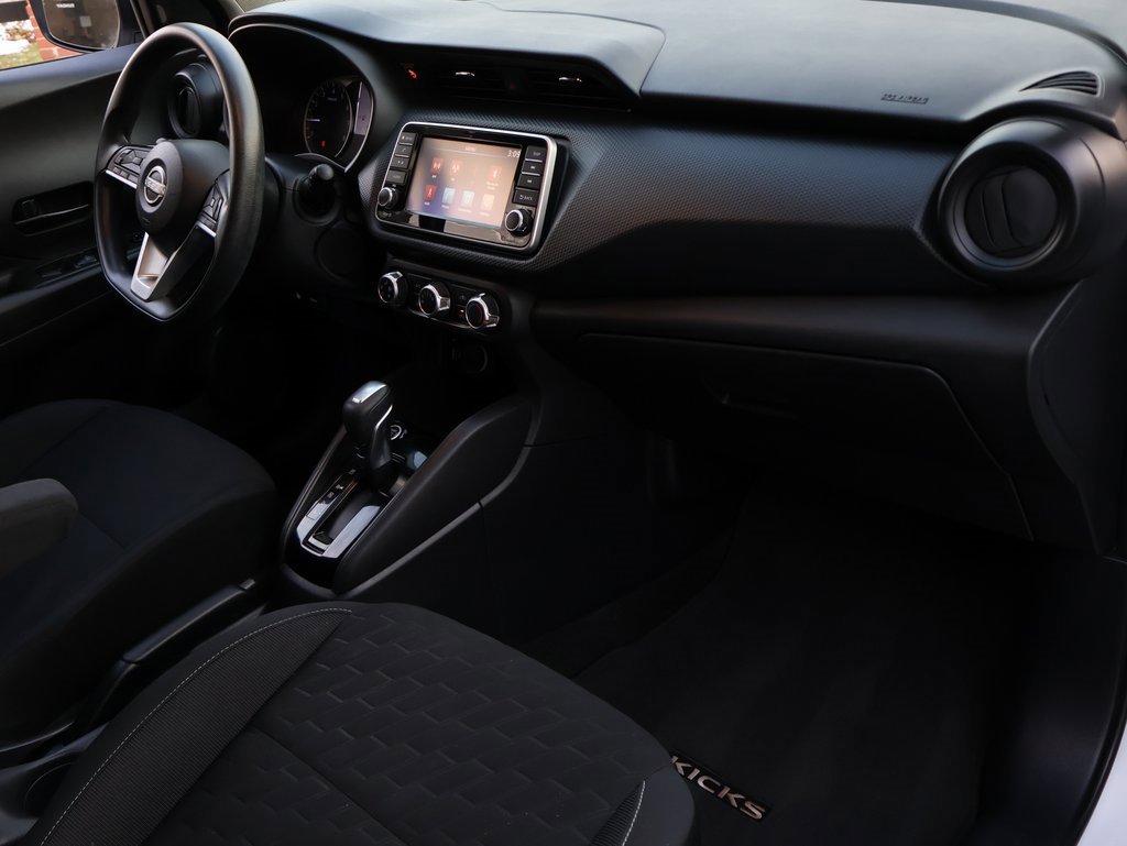 Used 2022 Nissan Kicks S image 10