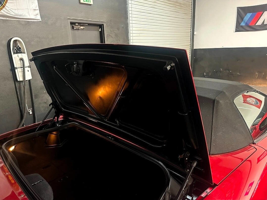 Used 2001 Chevrolet Corvette Convertible w/ Preferred Equipment Group2 image 27