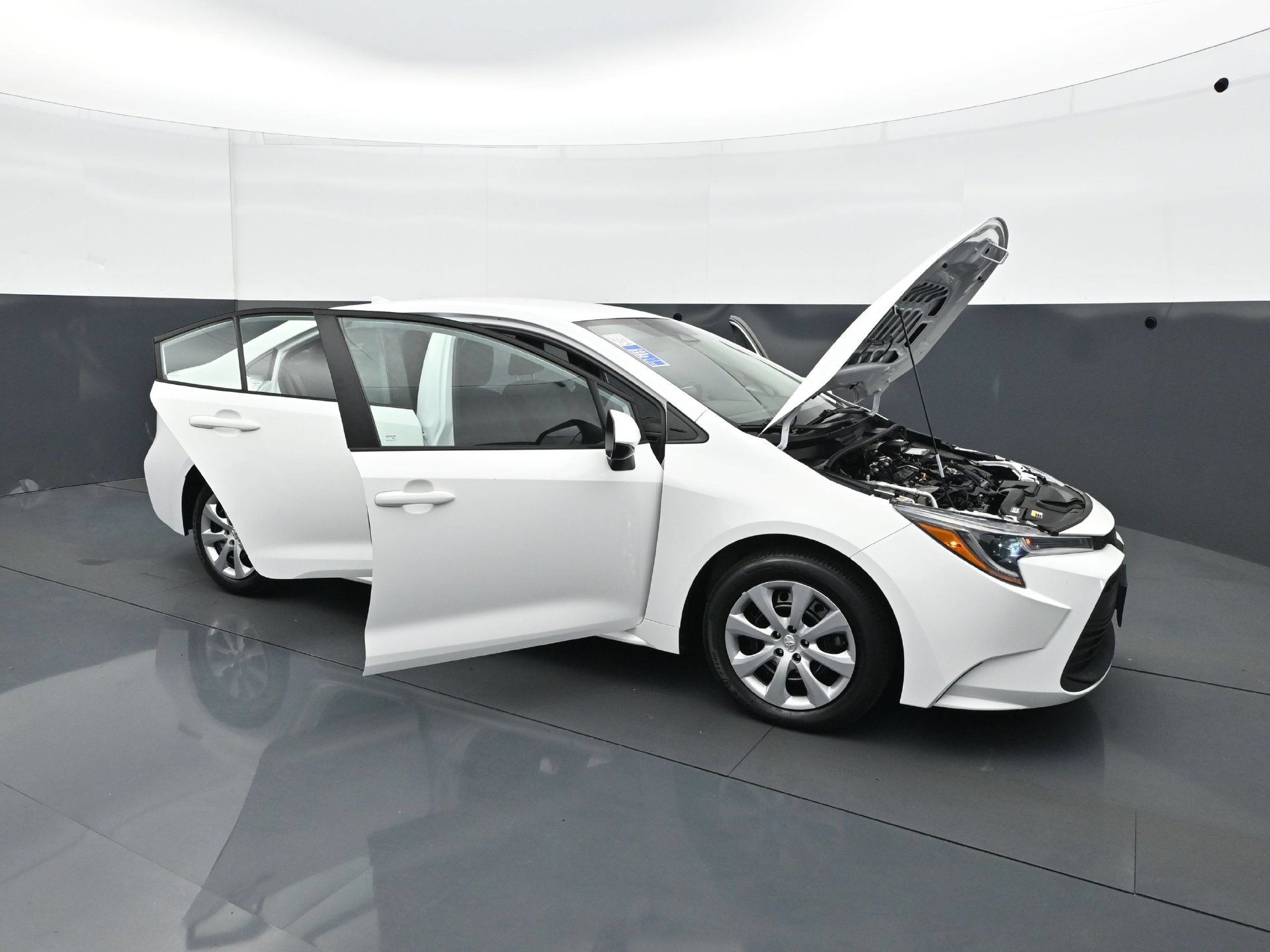 Used 2024 Toyota Corolla LE FWD image 35