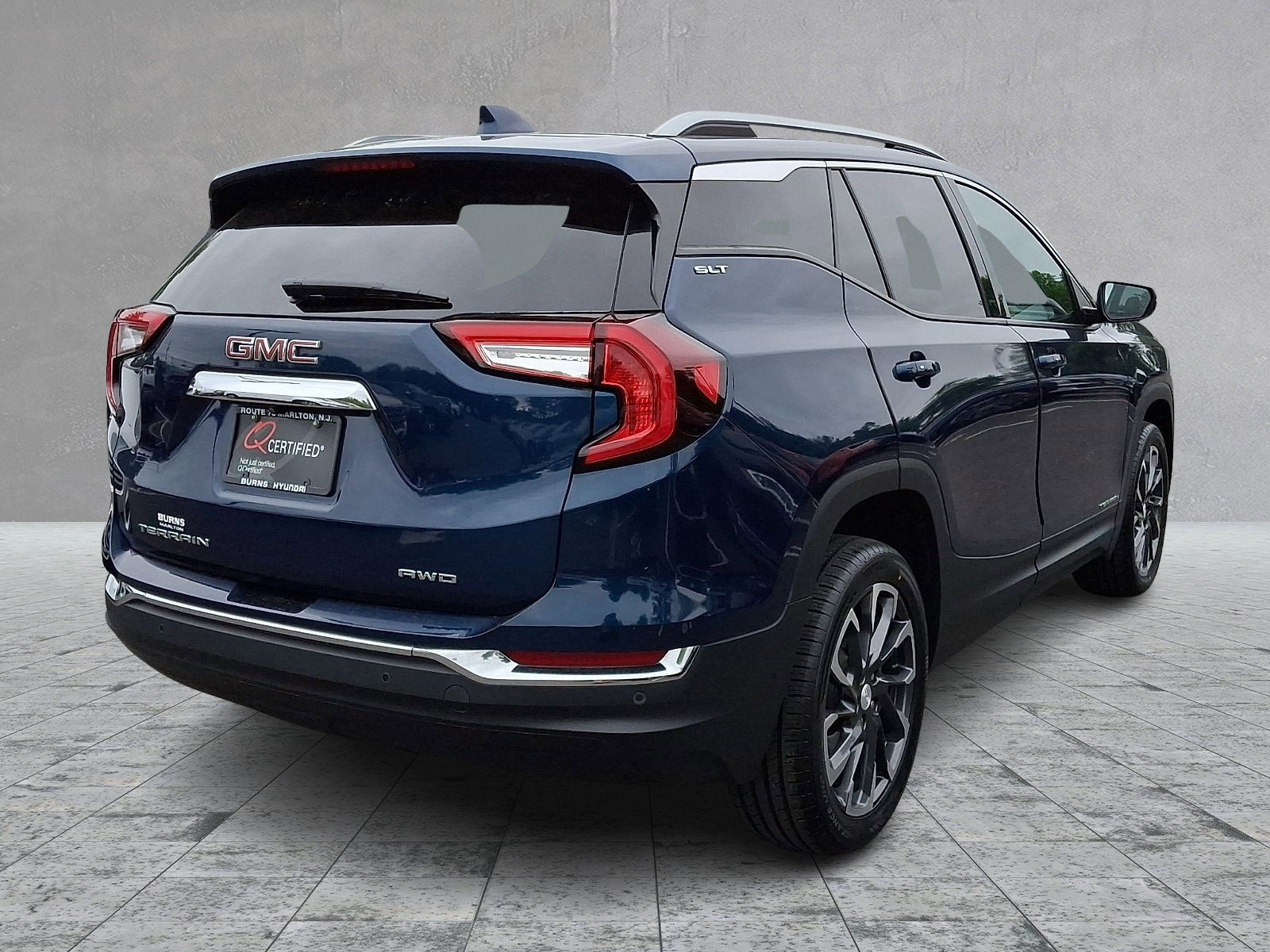Used 2023 GMC Terrain SLT AWD/4WD image 5
