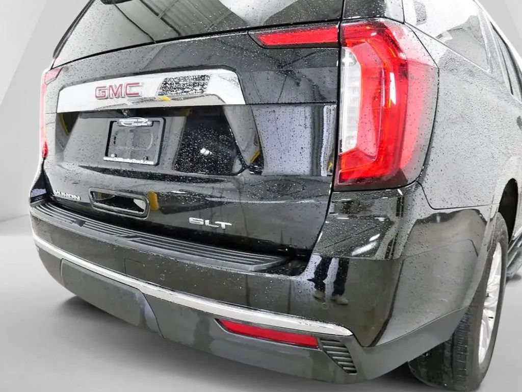 Used 2023 GMC Yukon XL SLT w/ SLT Luxury Package AWD/4WD image 32