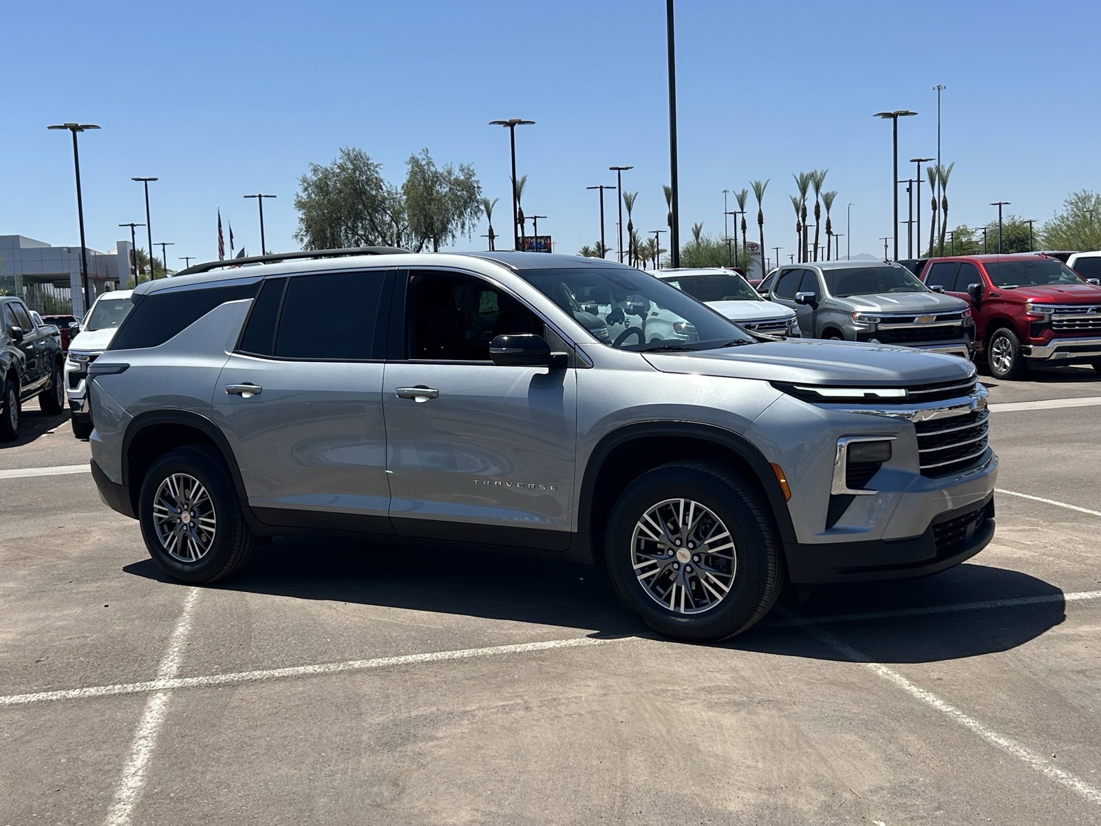 Certified 2025 Chevrolet Traverse LT FWD image 7