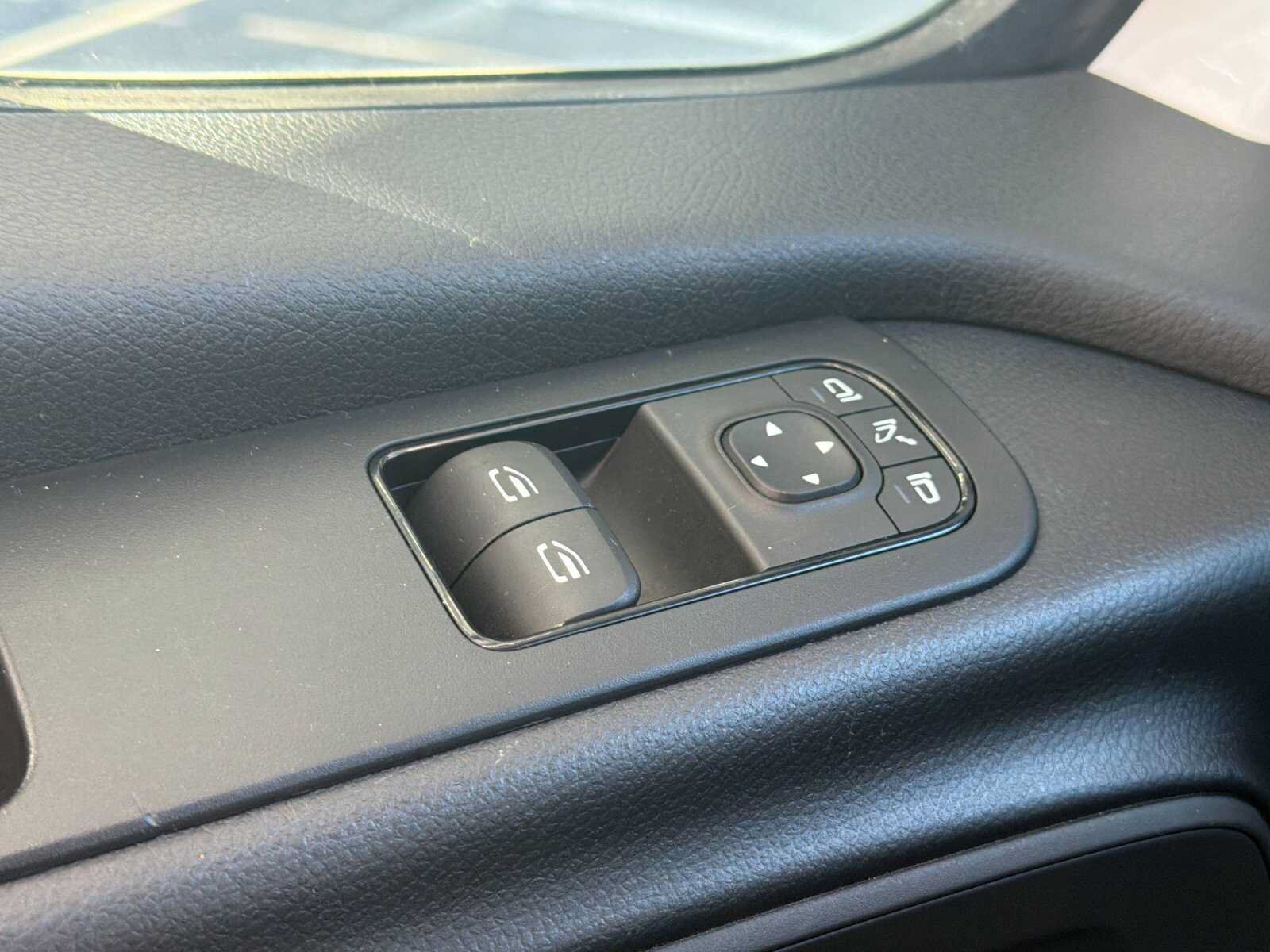 Used 2021 Mercedes-Benz Sprinter 2500 image 14