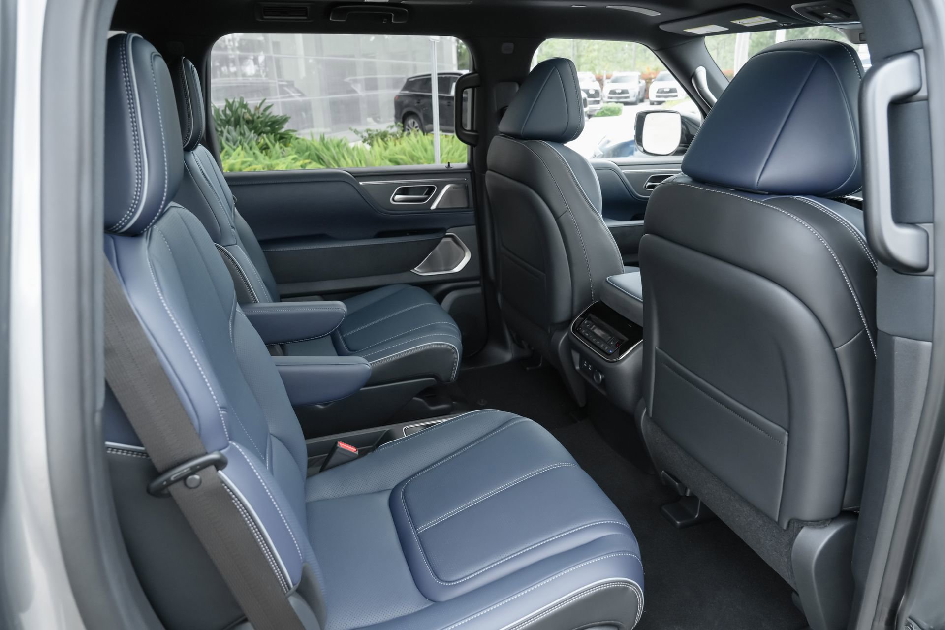 New 2026 INFINITI QX80 4WD w/ Sport Exterior Package image 29