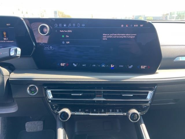 Used 2025 Chevrolet Traverse LT AWD/4WD image 18