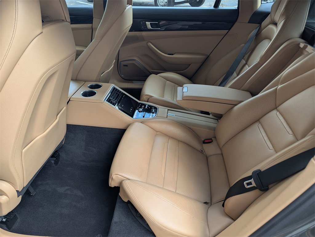 Used 2022 Porsche Panamera 4S Executive image 9