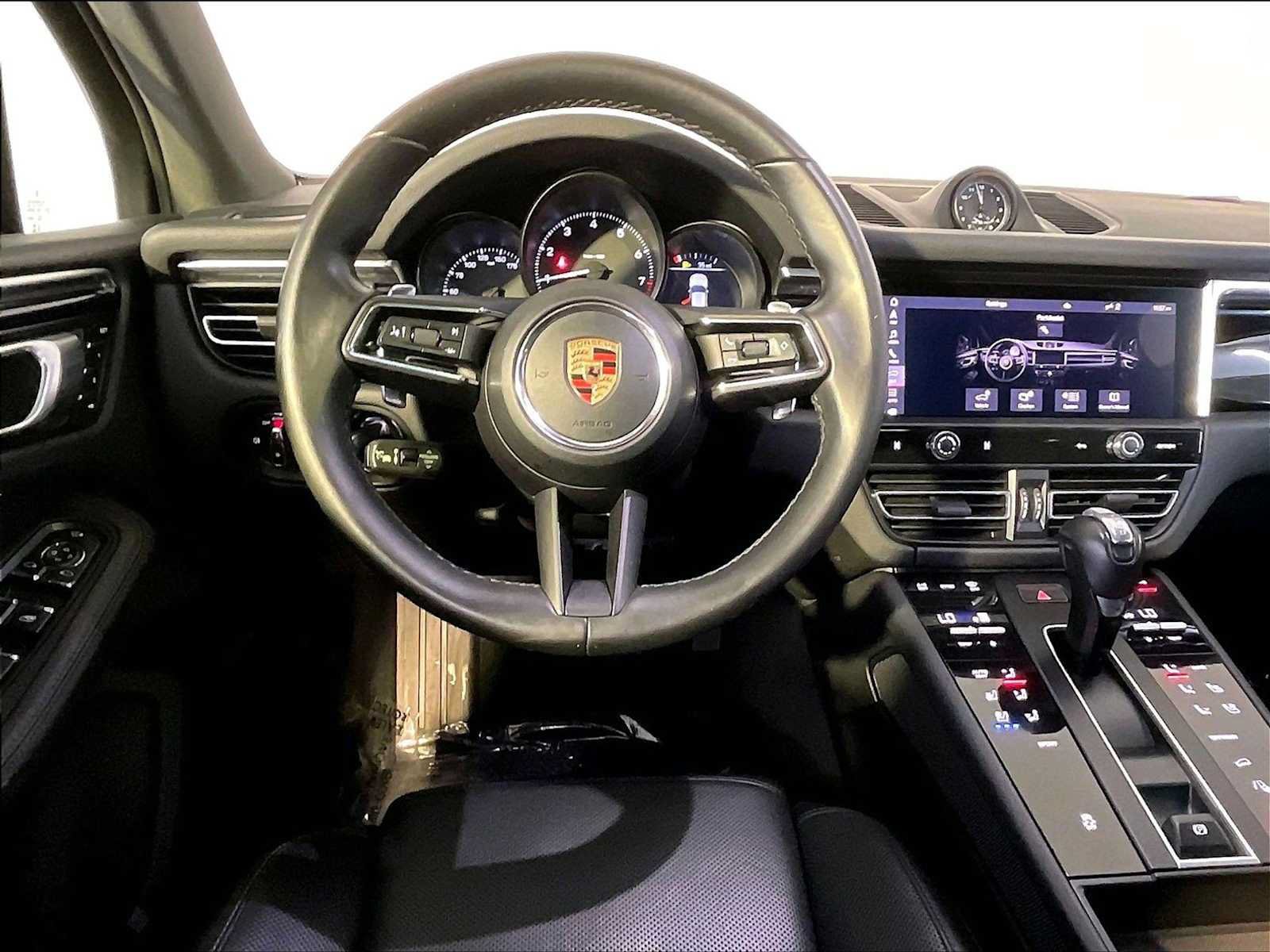 Certified 2023 Porsche Macan AWD/4WD image 13