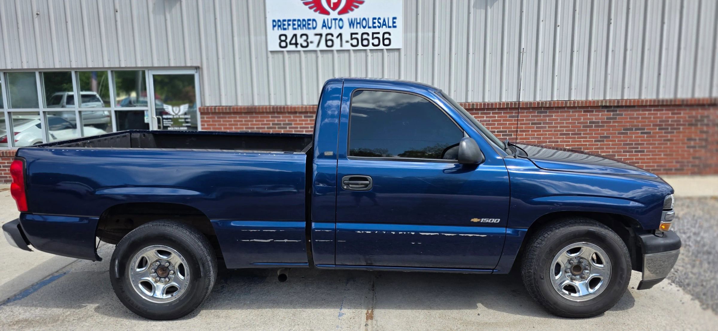 Used 2000 Chevrolet Silverado 1500 2WD Regular Cab w/ Exterior Appearance Pkg image 4