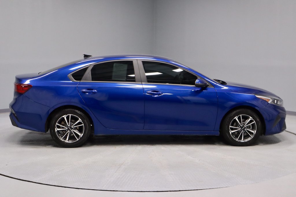 Used 2024 Kia Forte LXS w/ LXS Technology Package FWD image 5