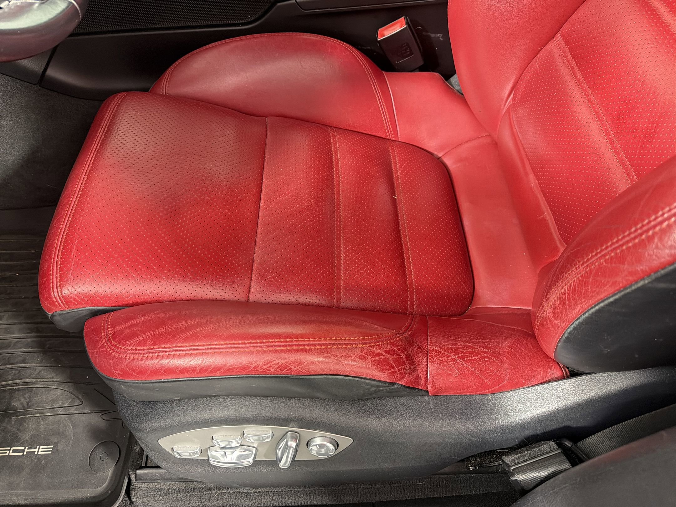 Used 2017 Porsche Macan Turbo AWD/4WD image 14