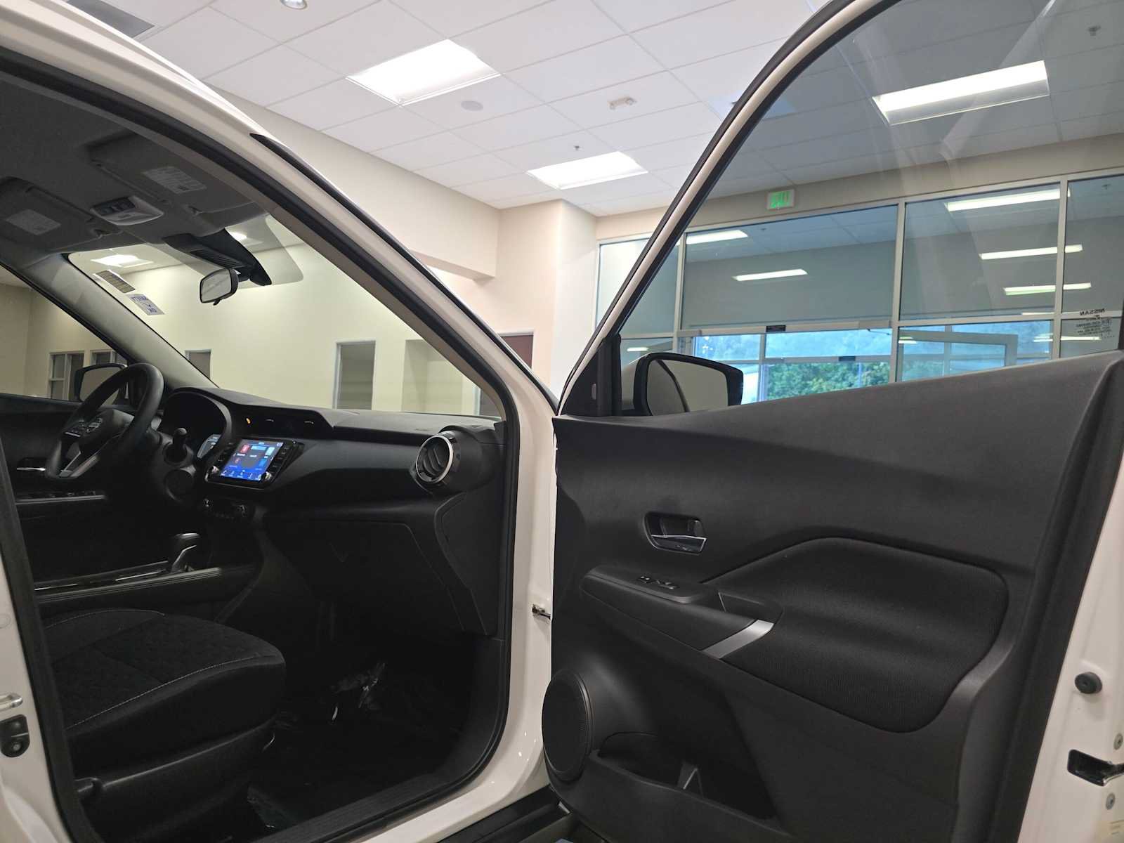Used 2021 Nissan Kicks SV w/ Exterior Package FWD image 27
