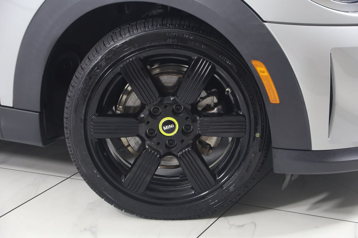 Used 2024 MINI Cooper SE FWD image 17