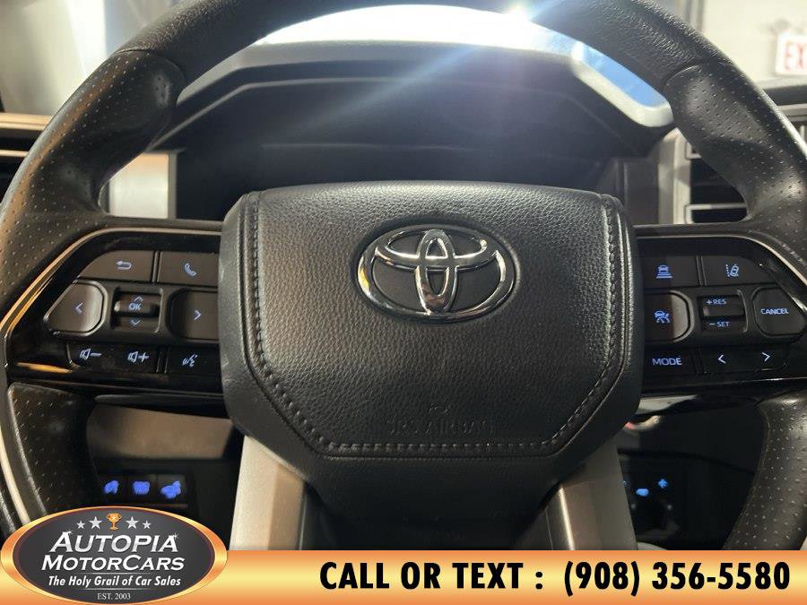 Used 2022 Toyota Tundra SR5 w/ SR5 Convenience Package AWD/4WD image 26