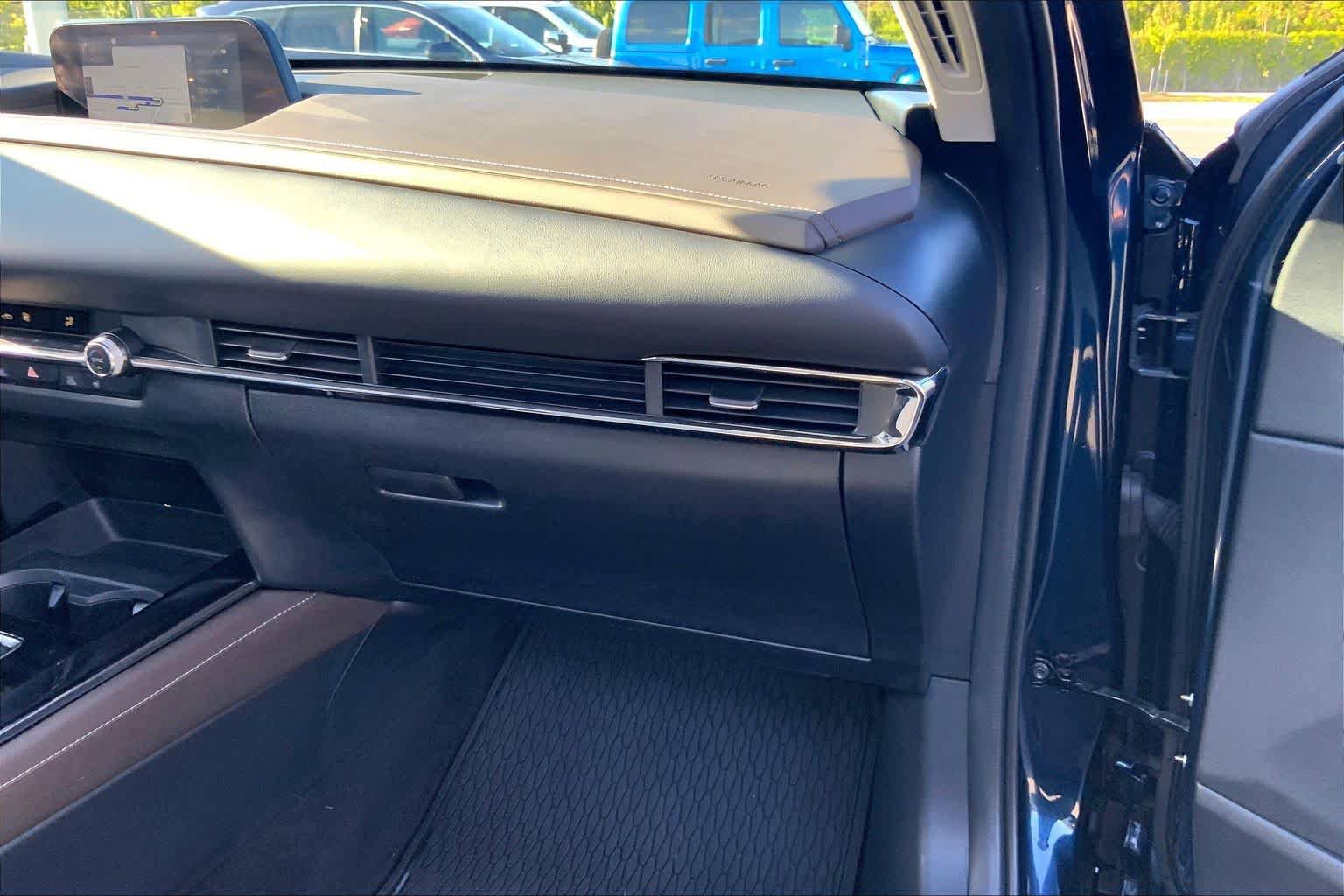 Used 2023 MAZDA CX-30 AWD 2.5 S w/ Premium Package image 18