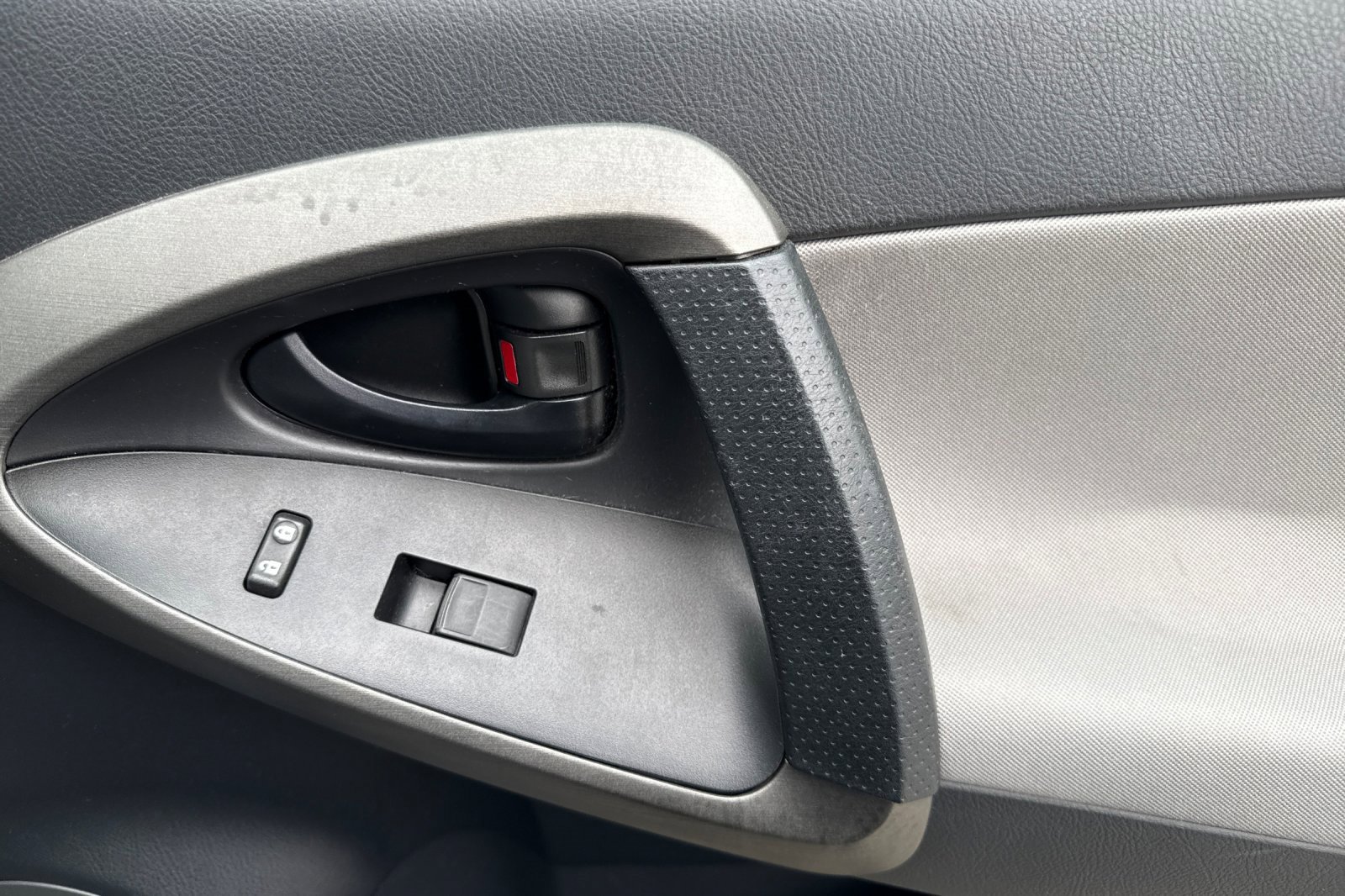 Used 2012 Toyota RAV4 4WD image 20