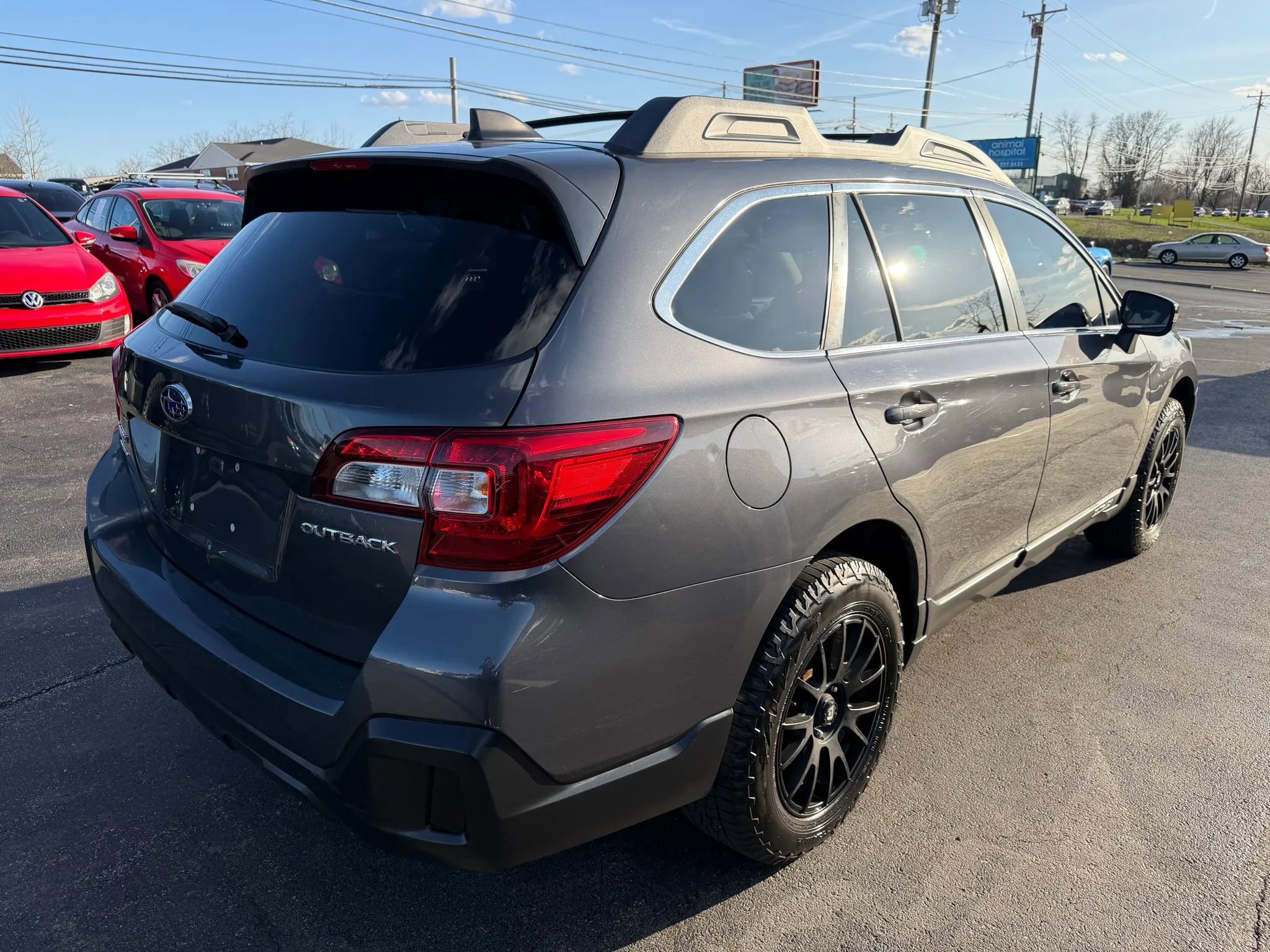 Used 2018 Subaru Outback 2.5i Premium AWD/4WD image 3