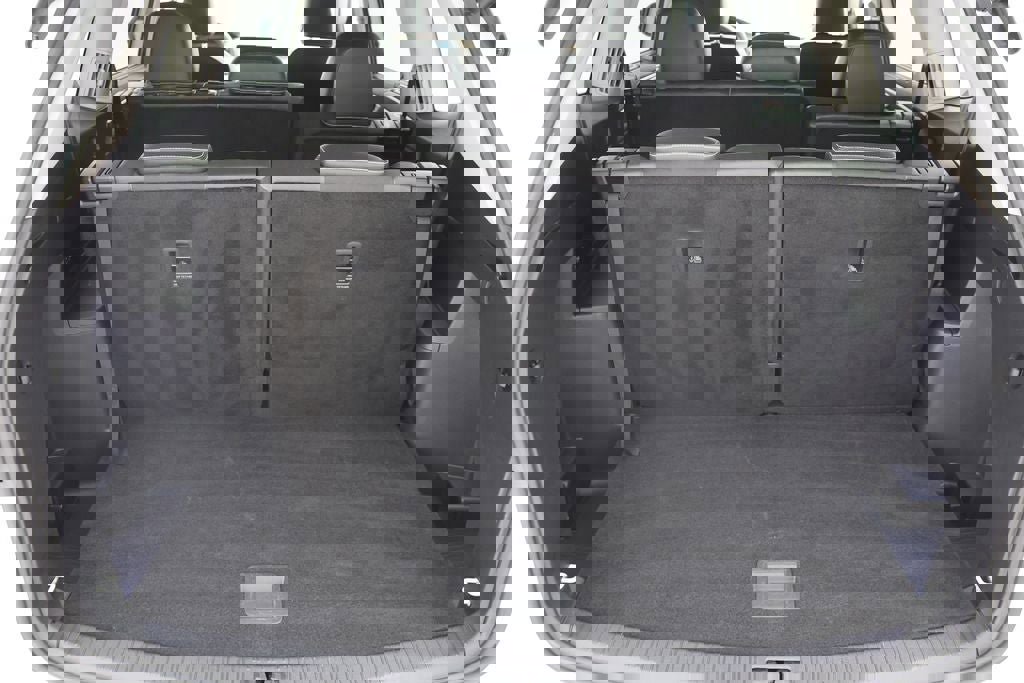 Used 2025 Volkswagen Atlas SE image 27