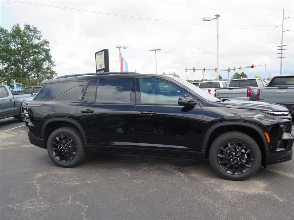 New 2026 Chevrolet Traverse LT w/ Enhanced Driving Package image 2