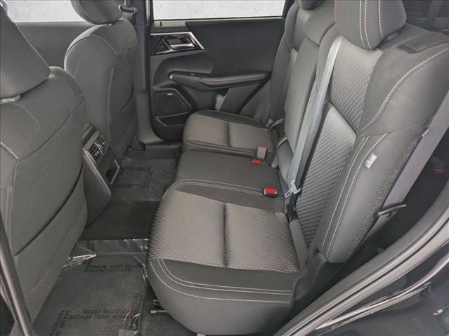 Used 2025 Mitsubishi Outlander ES image 18
