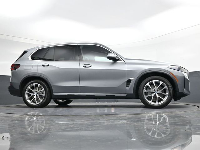 Used 2026 BMW X5 xDrive50e w/ Climate Comfort Package image 29
