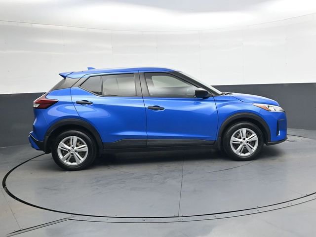 Used 2022 Nissan Kicks S image 3