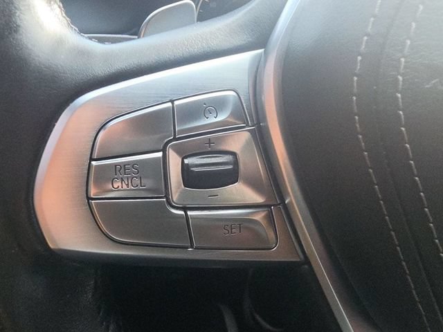 Used 2016 BMW 750i xDrive AWD/4WD image 33