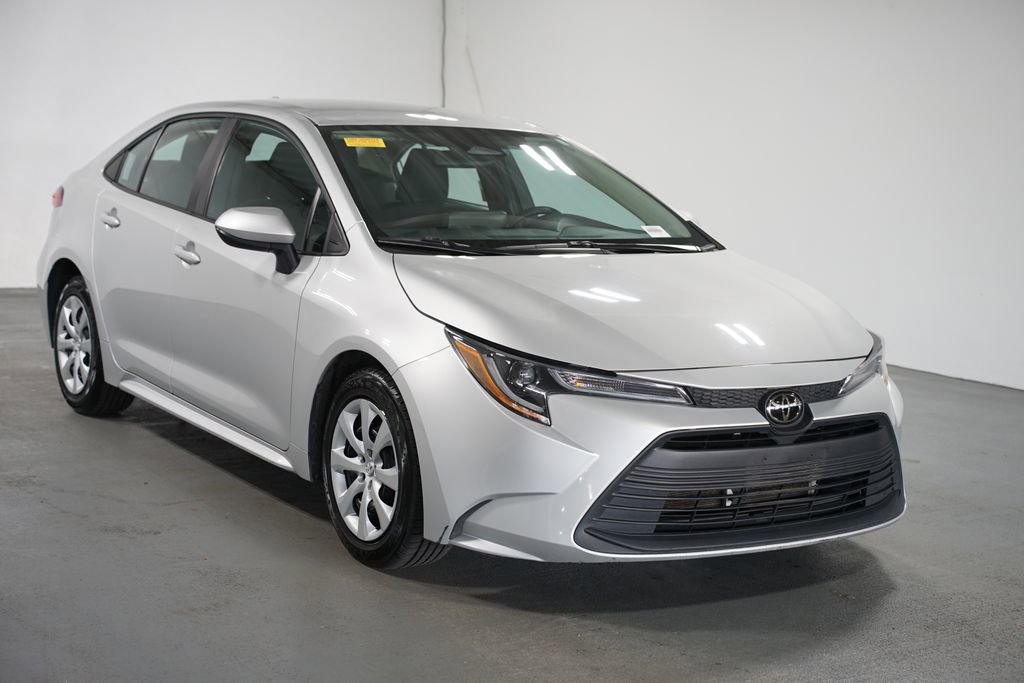Certified 2023 Toyota Corolla LE image 3