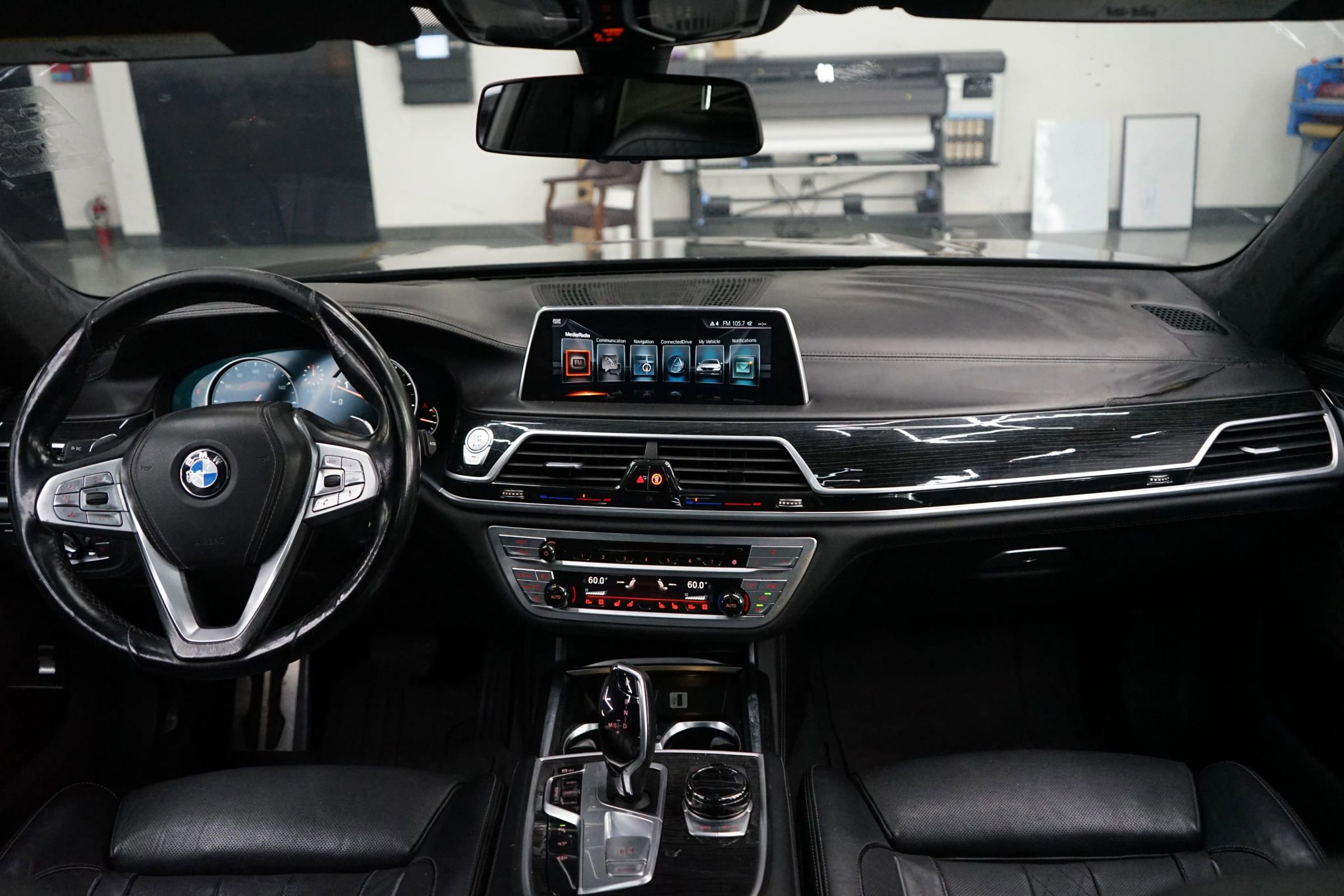 Used 2016 BMW 750i xDrive image 9