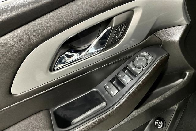 Used 2022 Chevrolet Traverse LT w/ Midnight/Sport Edition image 38