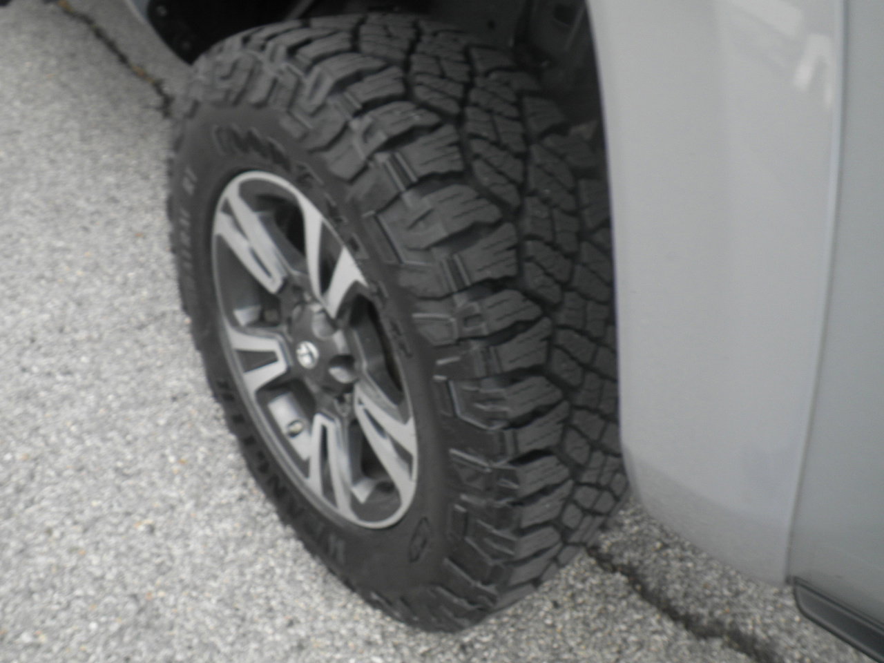 Used 2018 Toyota Tacoma TRD Sport image 14