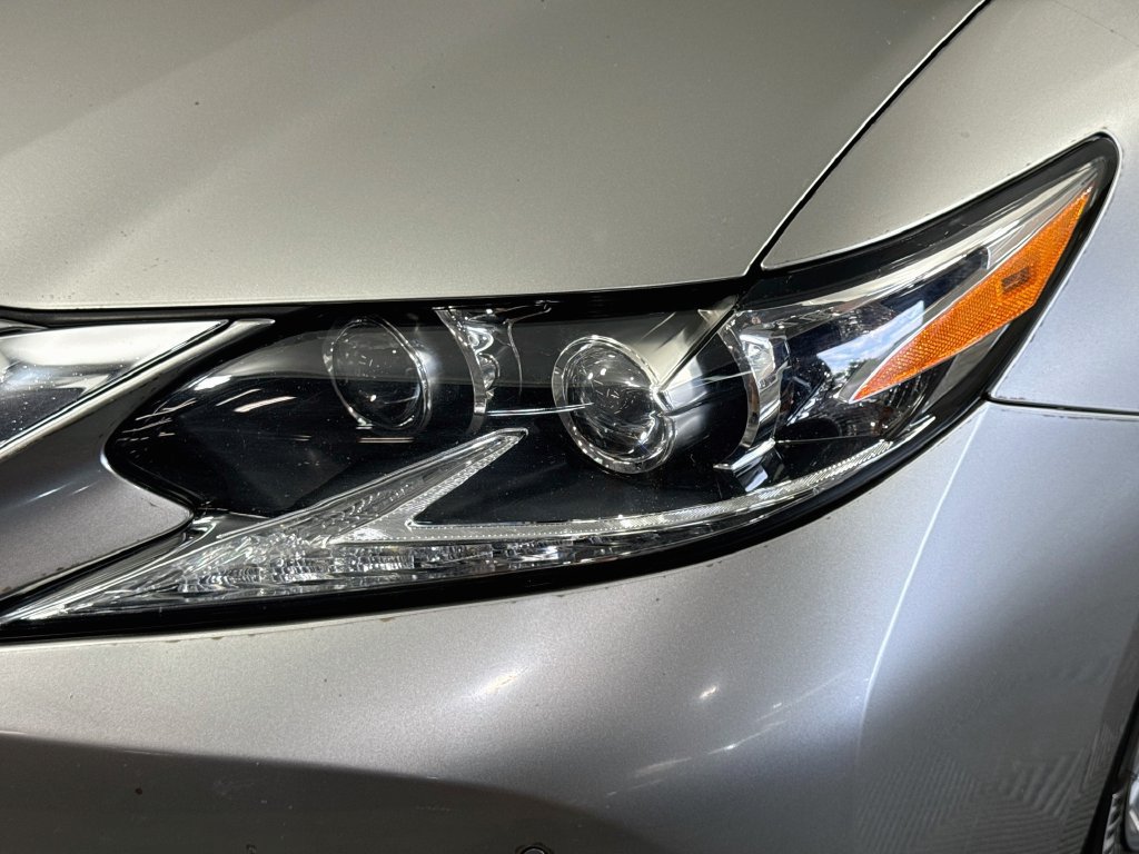 Used 2016 Lexus ES 300h FWD image 3