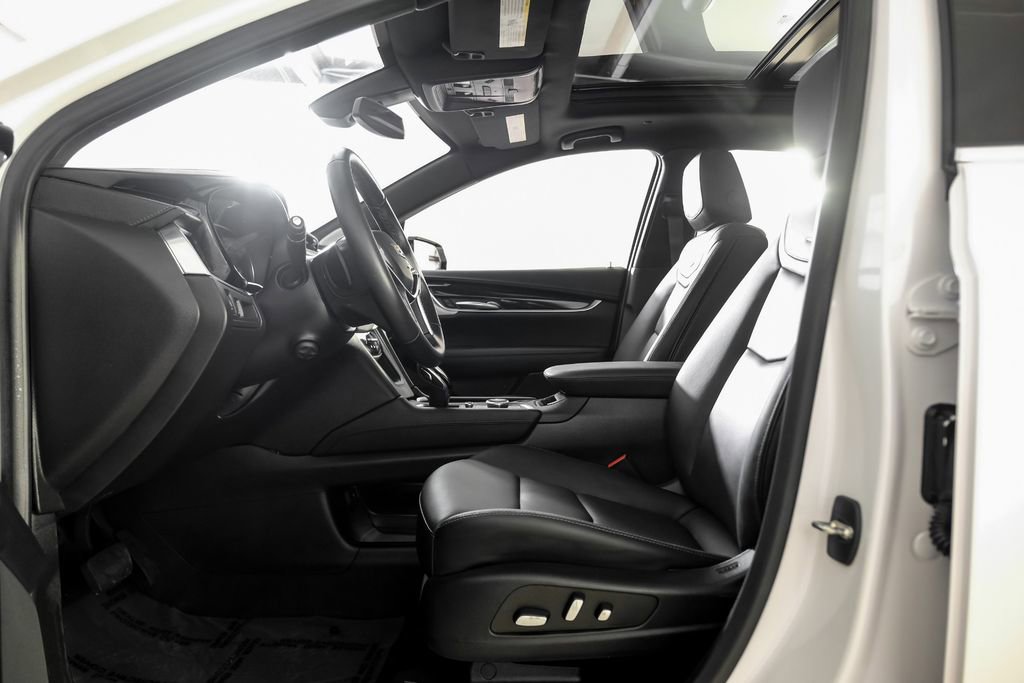 Used 2024 Cadillac XT5 Premium Luxury image 3