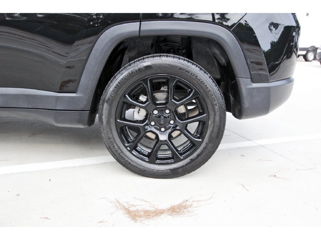 Used 2024 Jeep Compass Latitude w/ Altitude Special Edition AWD/4WD image 35