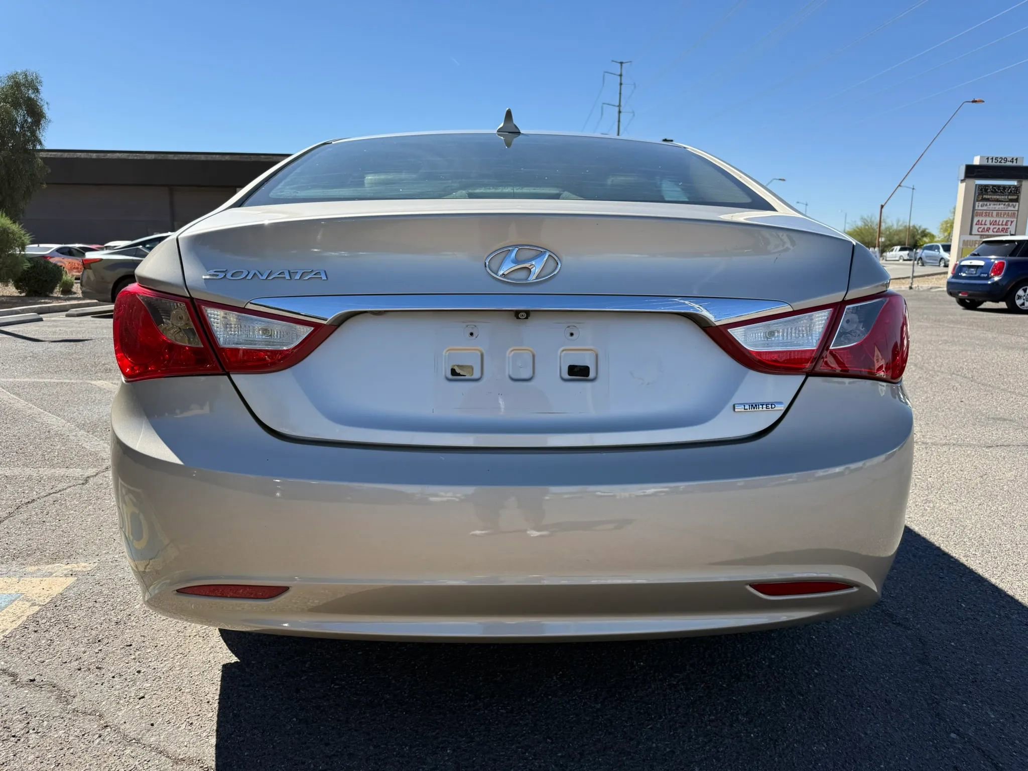 Used 2011 Hyundai Sonata Limited w/ Navigation Pkg 5 image 9