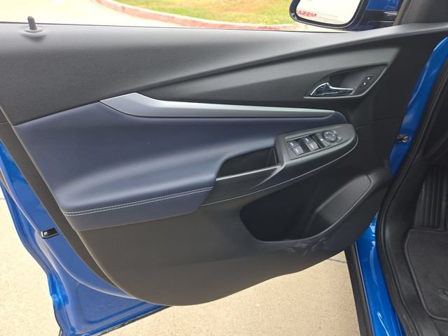 Used 2022 Chevrolet Bolt EUV LT w/ Convenience Package FWD image 21