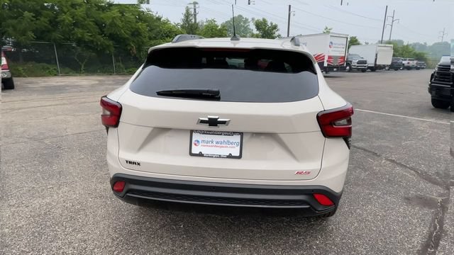 New 2026 Chevrolet Trax RS w/ Sunroof Package FWD image 9