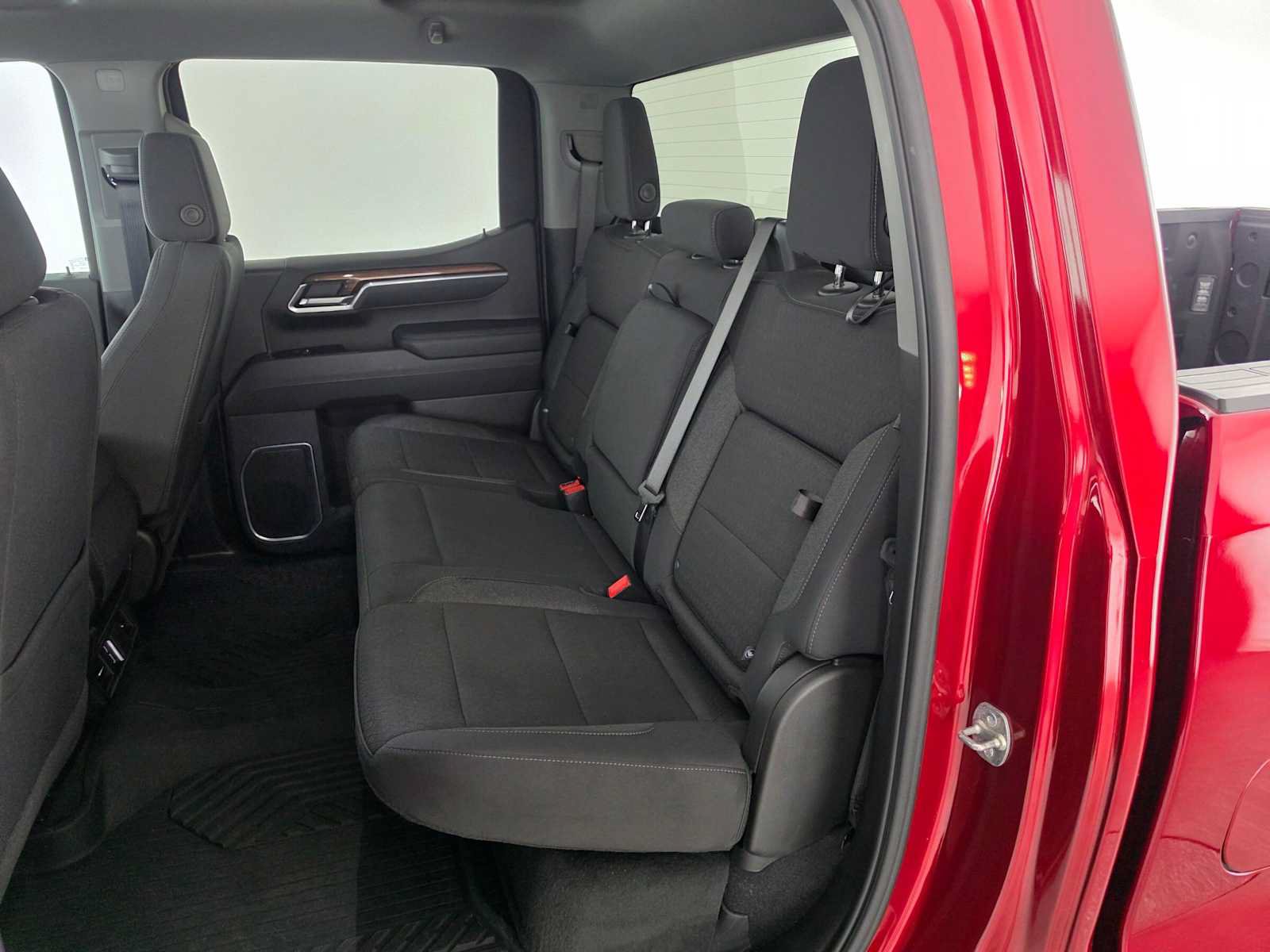 Used 2025 Chevrolet Silverado 1500 RST AWD/4WD image 17