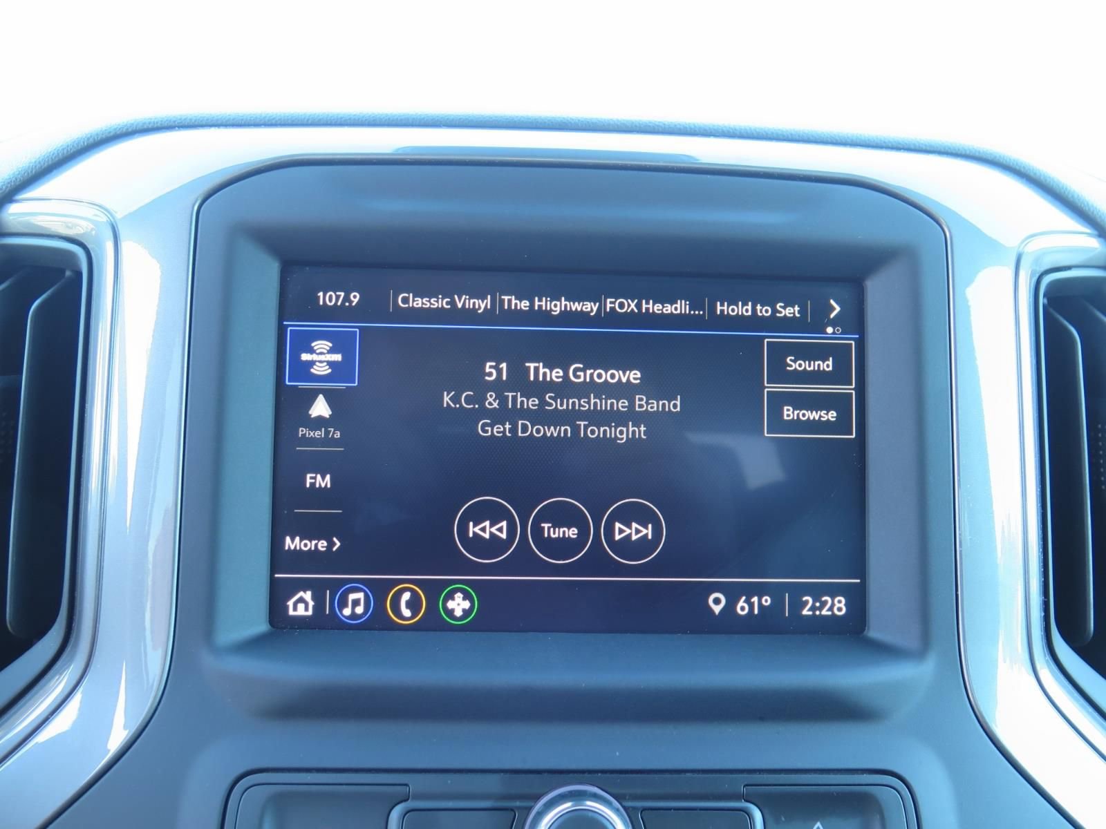 Used 2023 Chevrolet Silverado 1500 Custom image 12