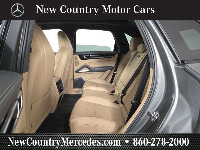 Used 2020 Porsche Cayenne Turbo image 19