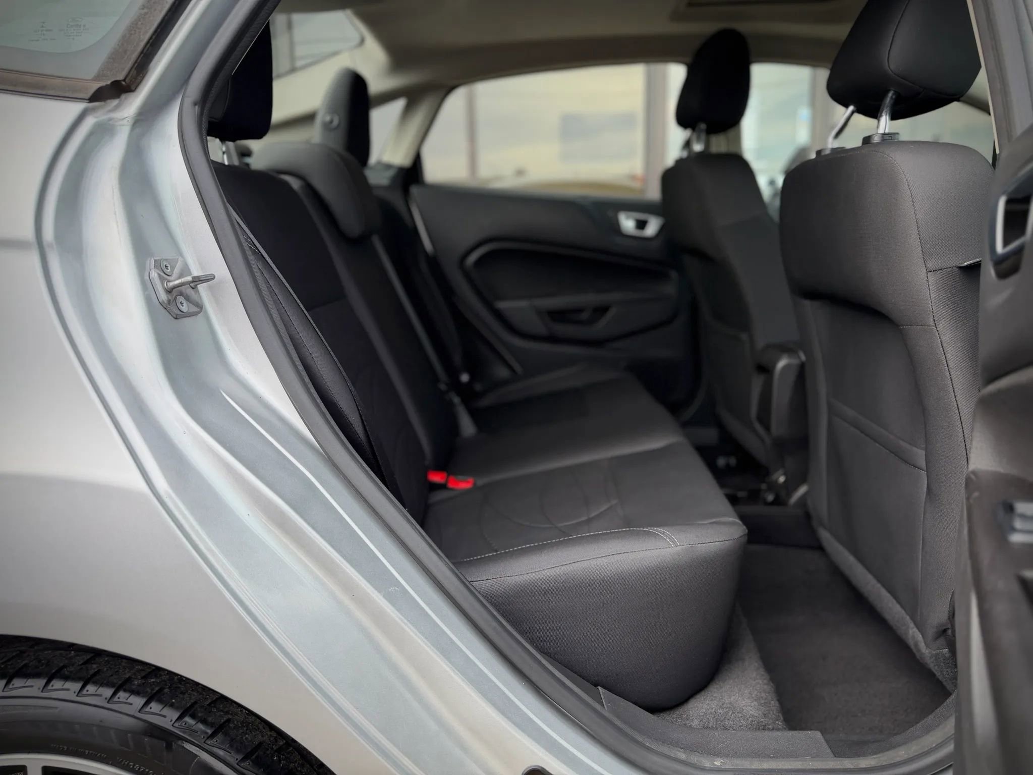 Used 2016 Ford Fiesta SE FWD image 16