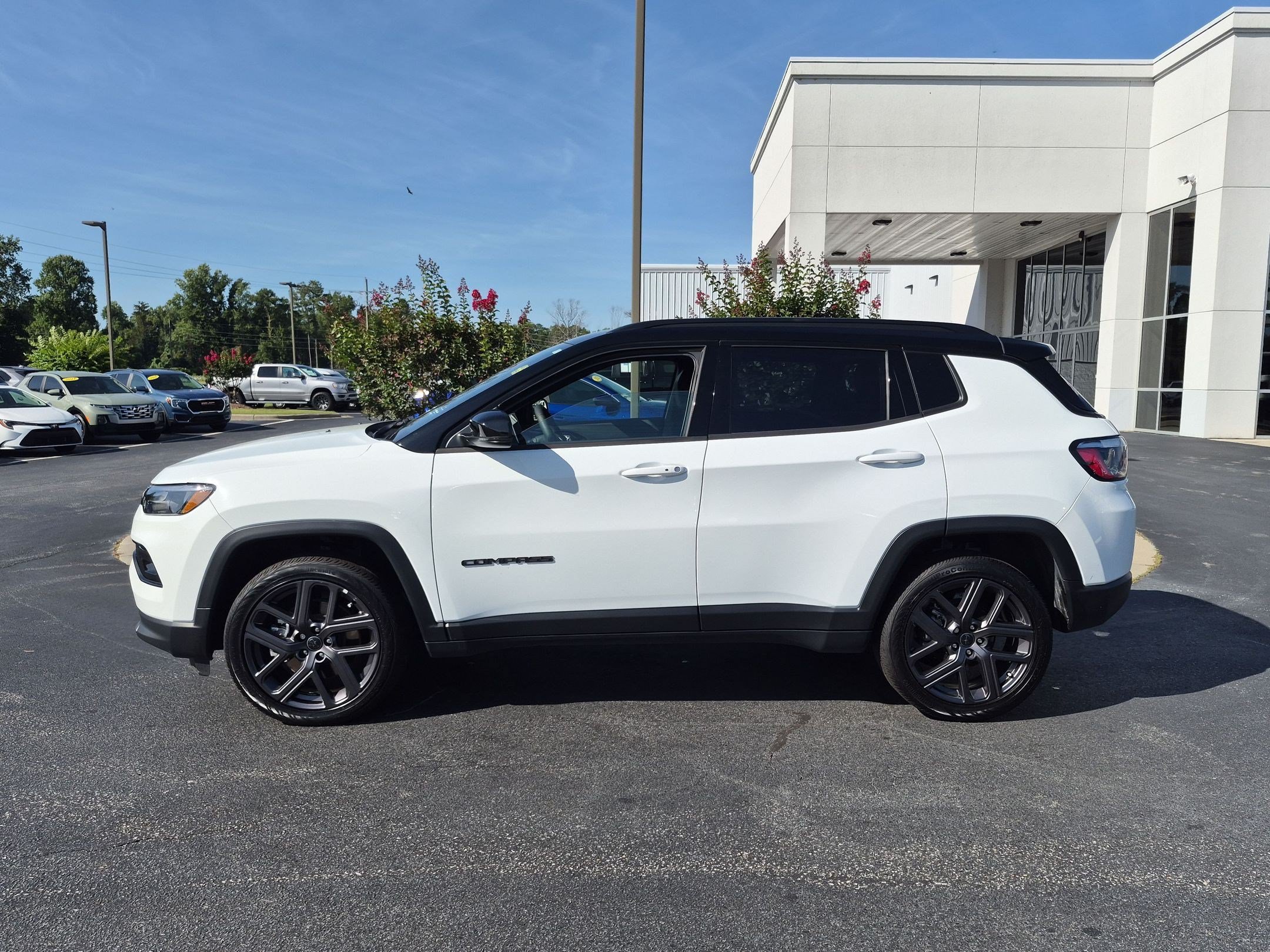 Used 2026 Jeep Compass Limited AWD/4WD image 8