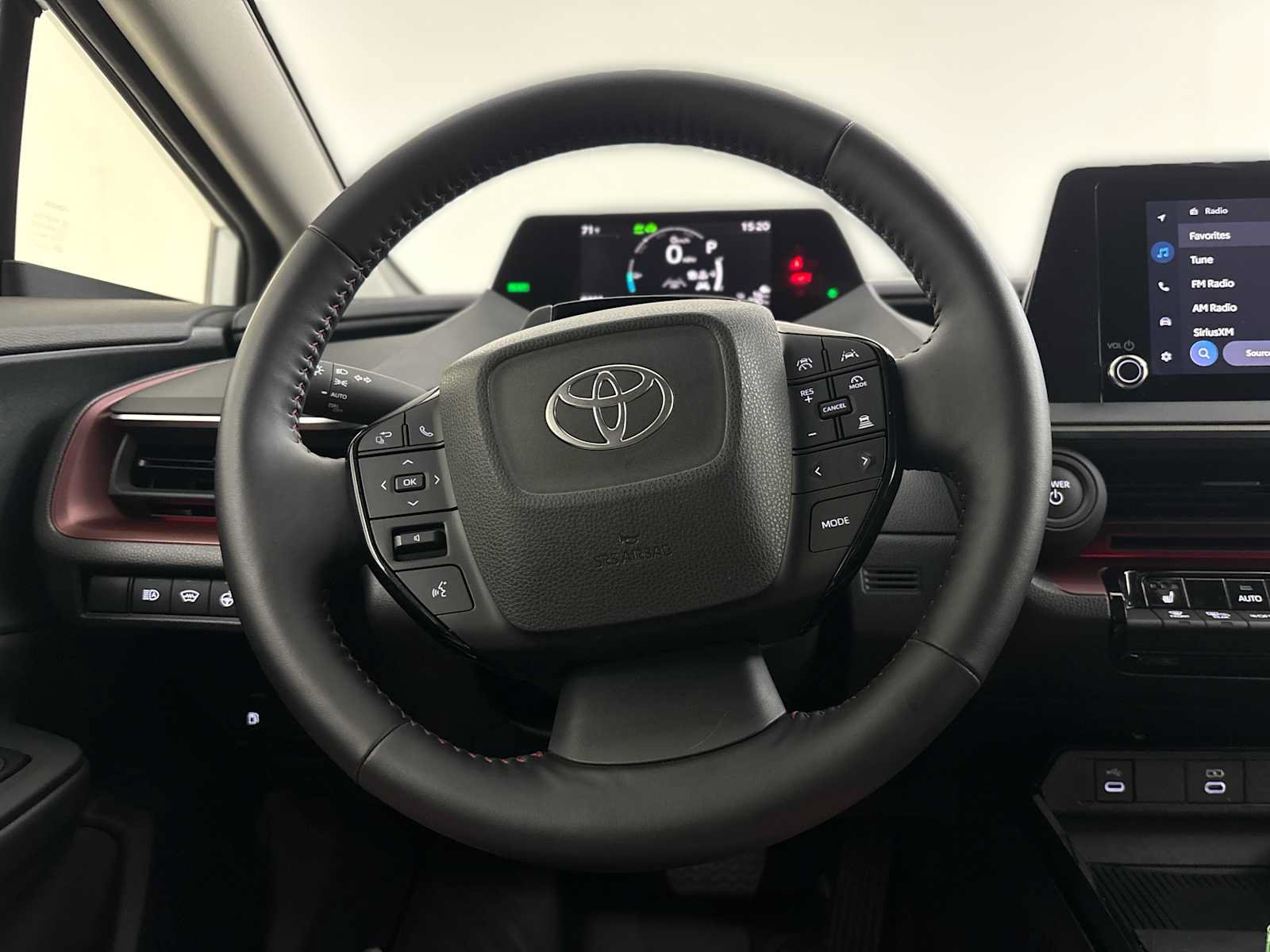 Used 2025 Toyota Prius Plug-In Hybrid FWD image 11