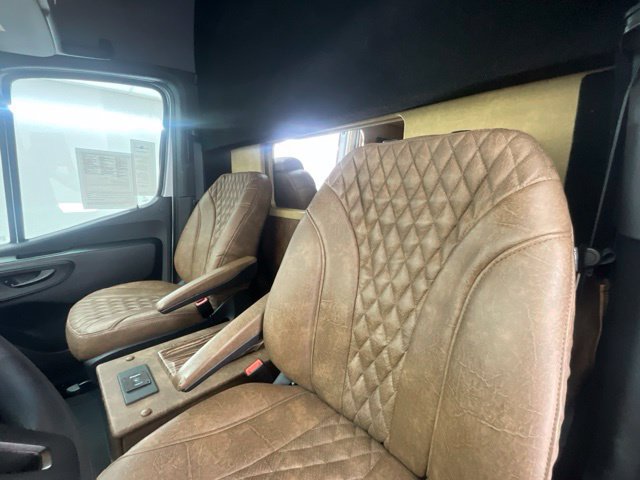 Used 2021 Mercedes-Benz Sprinter 2500 image 6