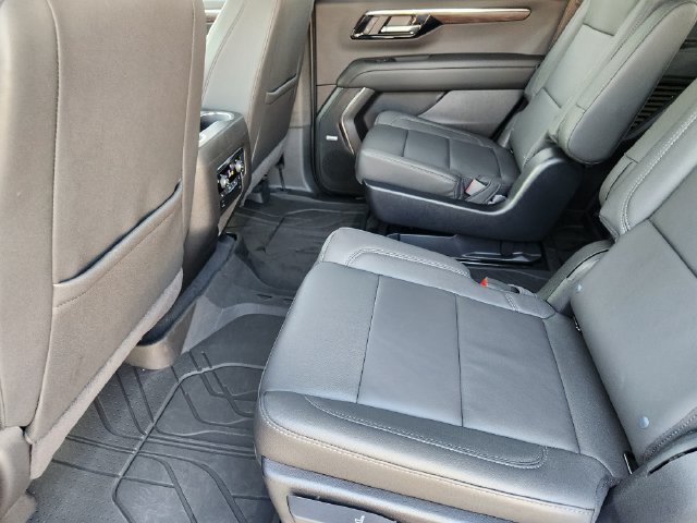 Used 2026 Chevrolet Tahoe Z71 w/ Comfort Package AWD/4WD image 31
