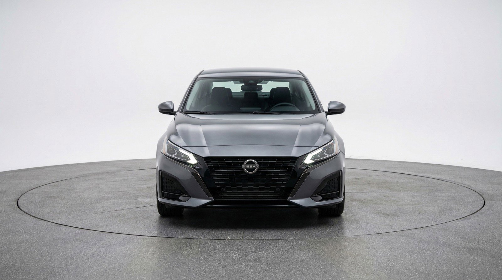 Used 2025 Nissan Altima 2.5 SV image 2